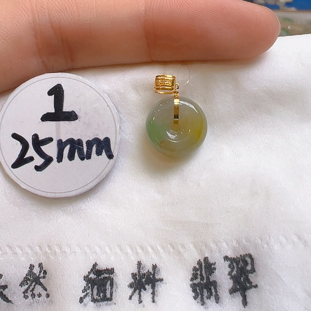 翡翠颈饰18K金镶嵌翡翠