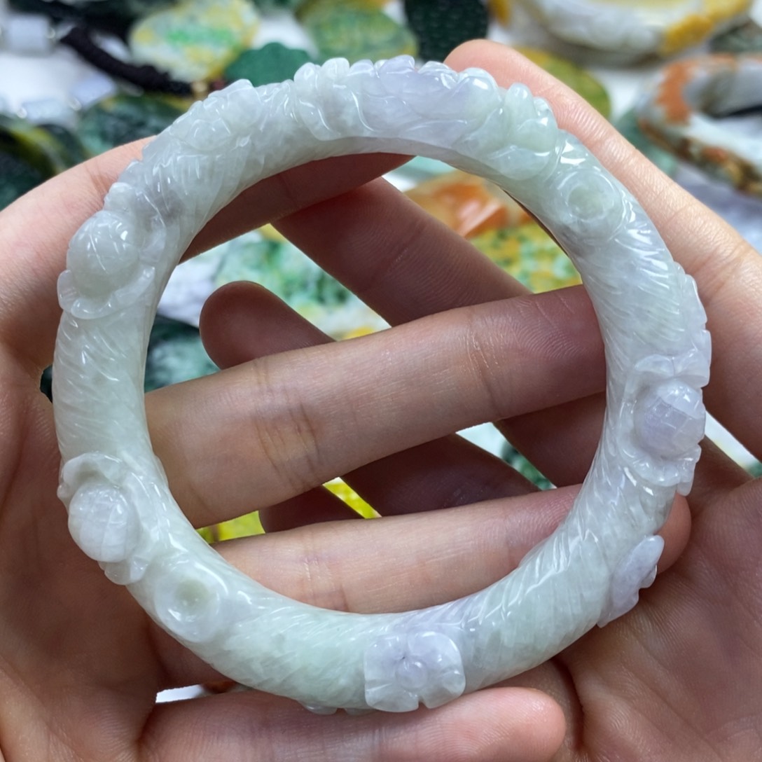 翡翠未镶嵌颈饰用****勤