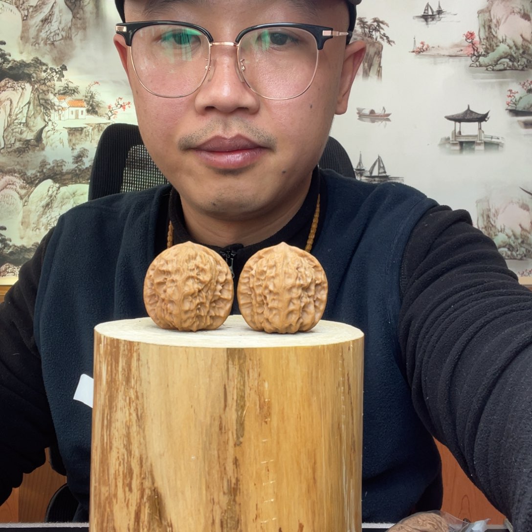 文玩核桃把件野狼
