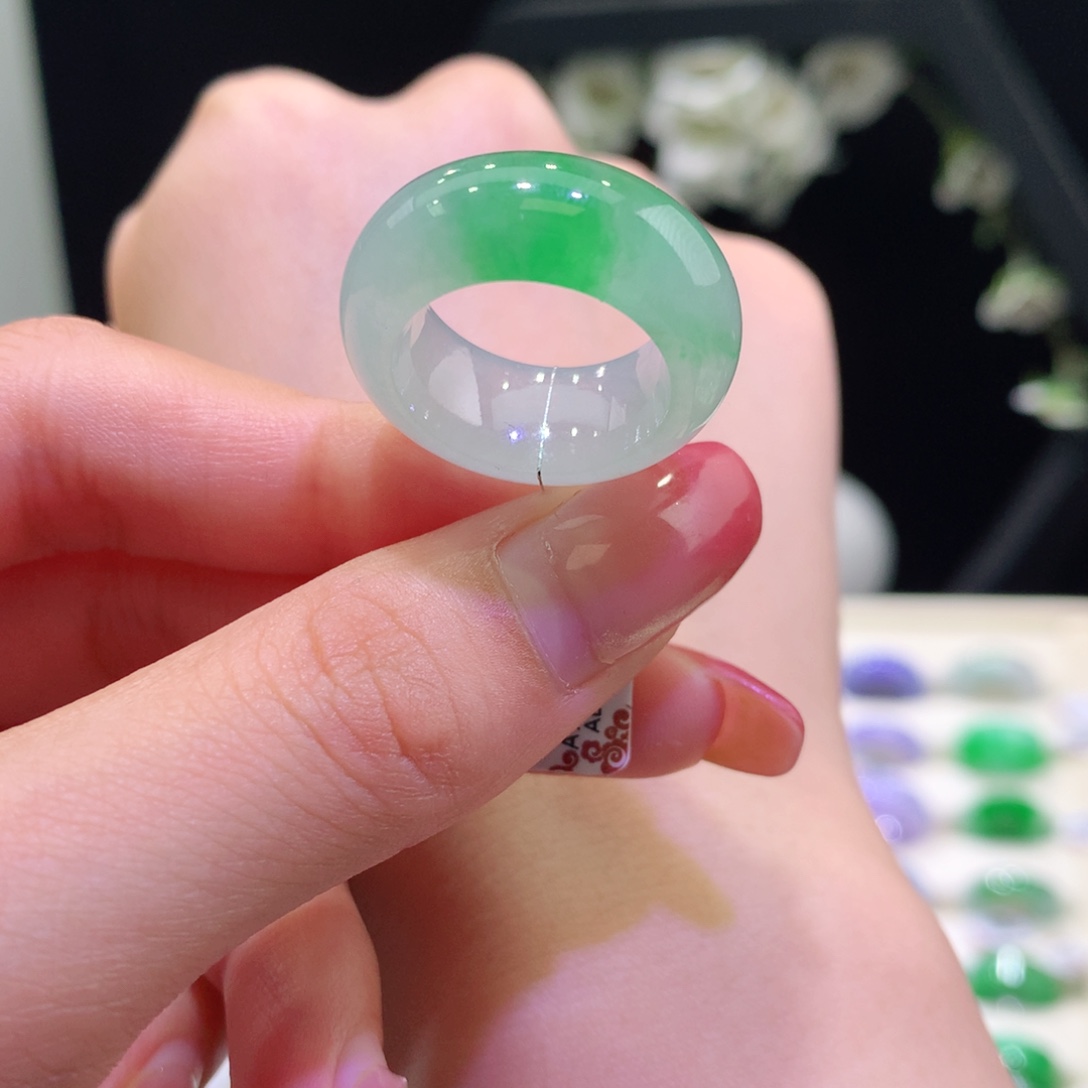 翡翠未镶嵌戒指翡翠