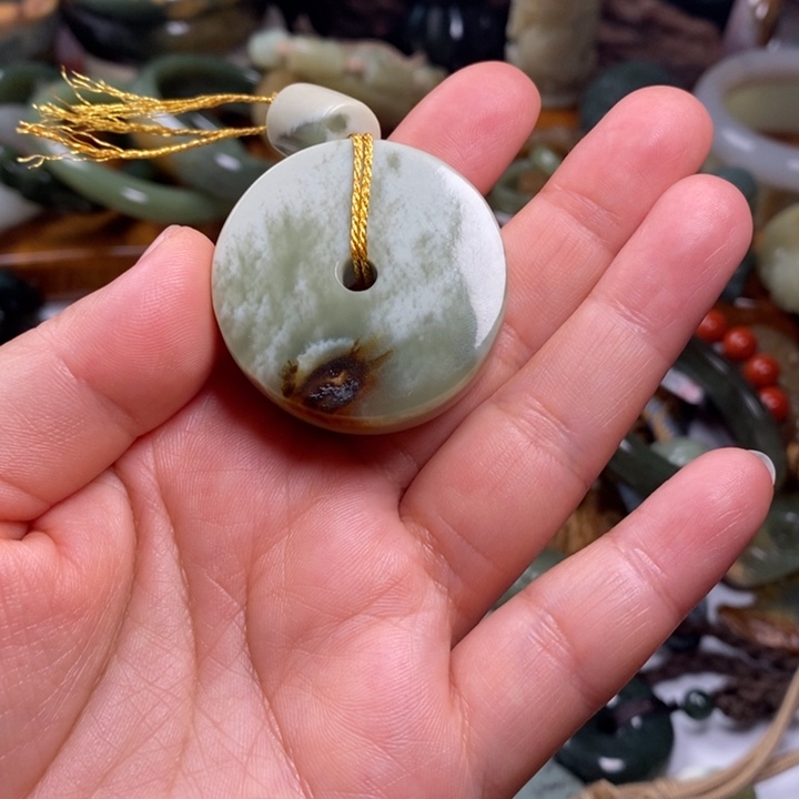 冰***a岫岩河磨玉（透闪石质玉）未镶嵌颈饰