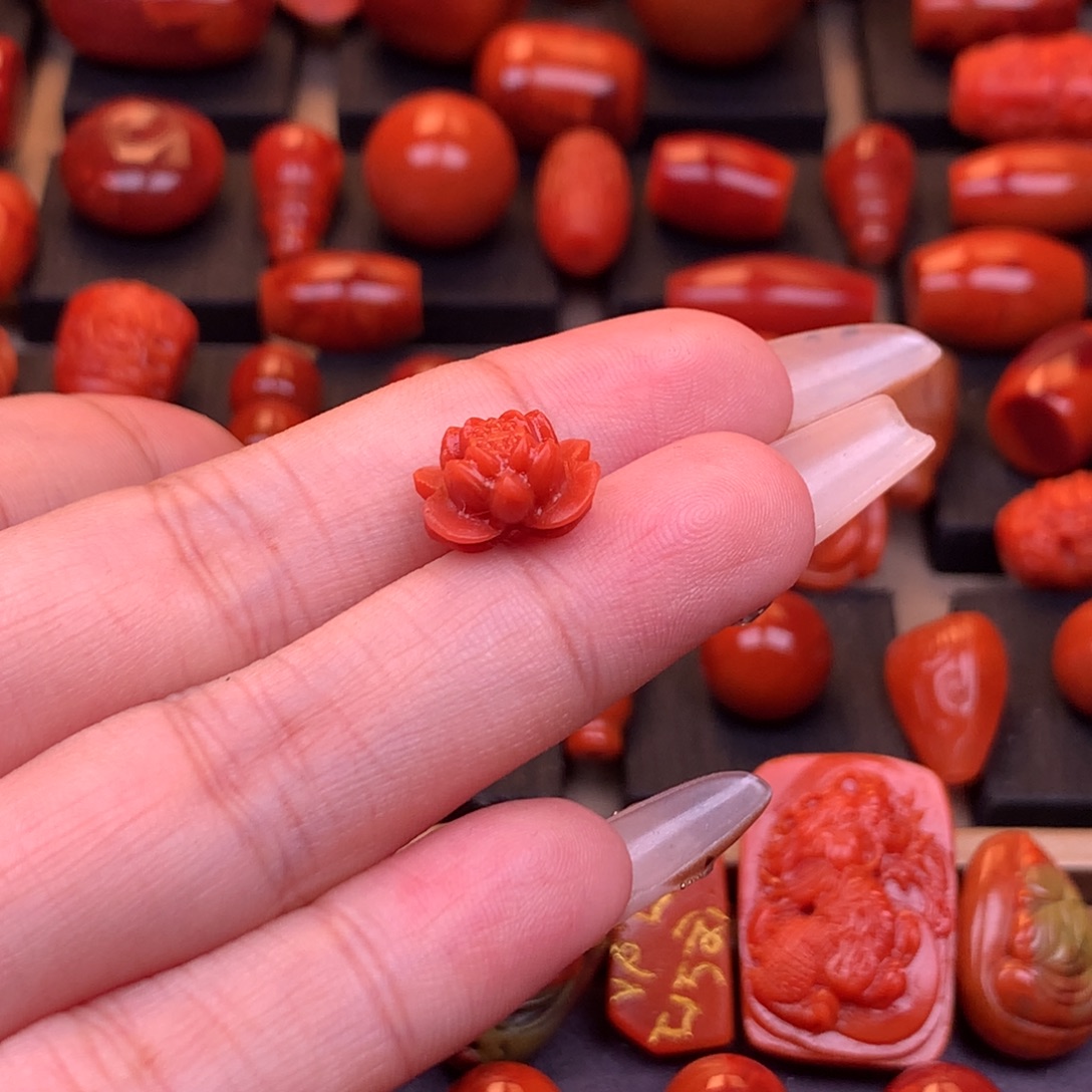 南红玛瑙未镶嵌精工立体莲花12mm
