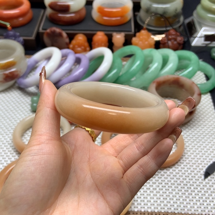 石英质玉未镶嵌手镯