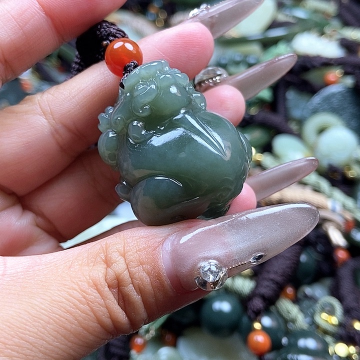 和田玉颈饰未镶嵌