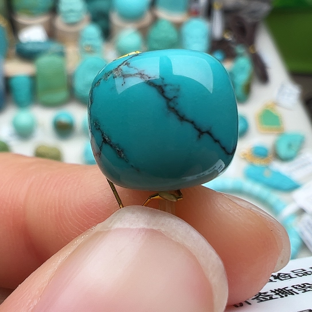 绿松石配饰未镶嵌