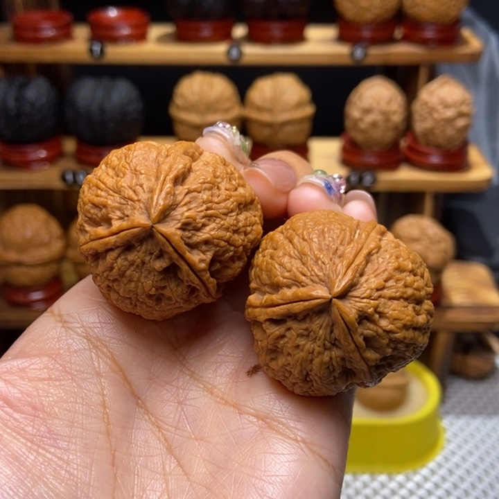 文玩核桃吊坠铁锤三棱21