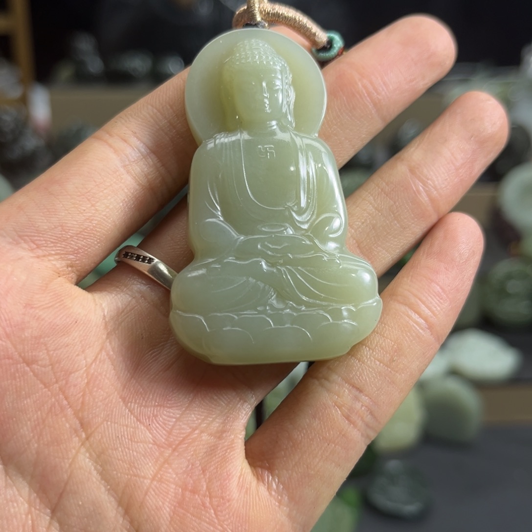 漠***然和田玉未镶嵌颈饰