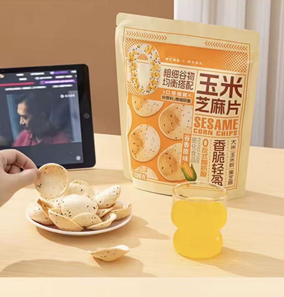  玉米芝麻片100g袋装香脆聚会解馋零食