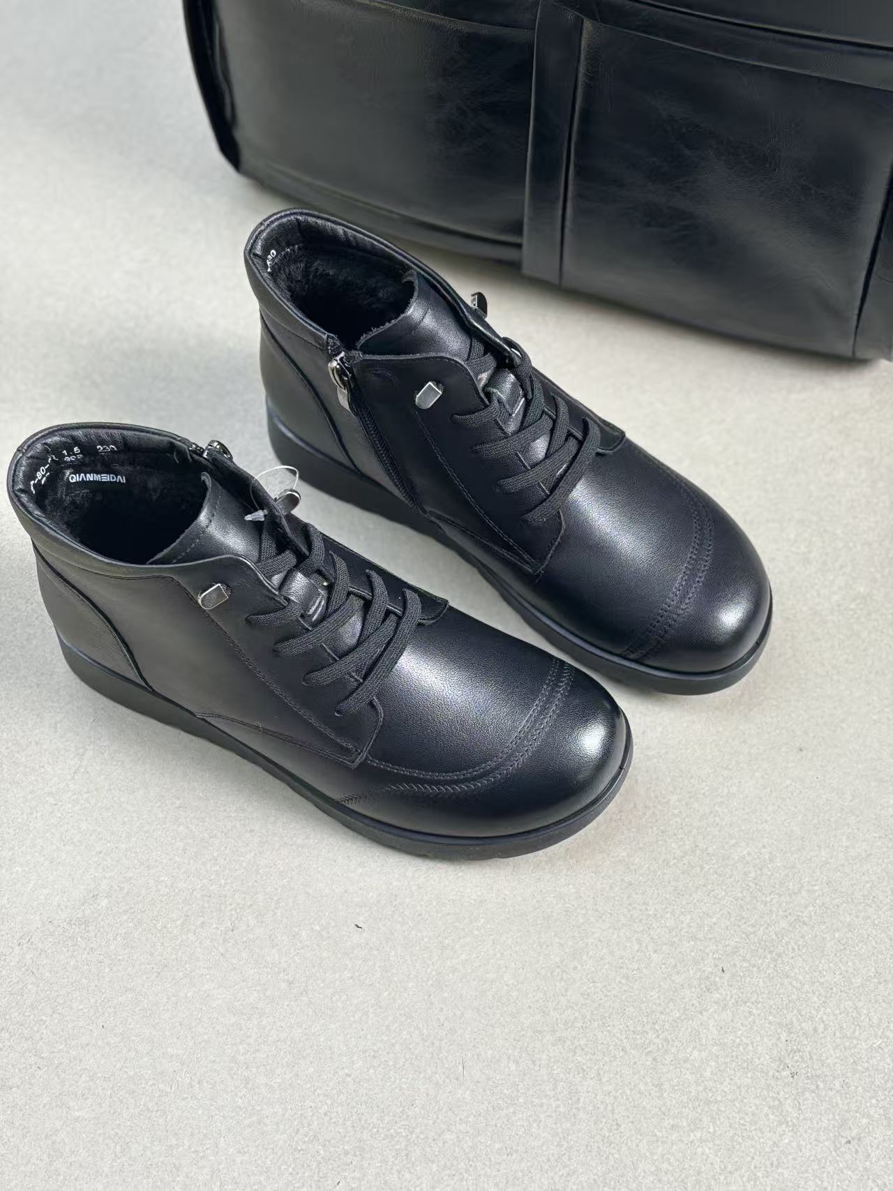 ZH 37-80-251新款时尚秋冬加绒短靴