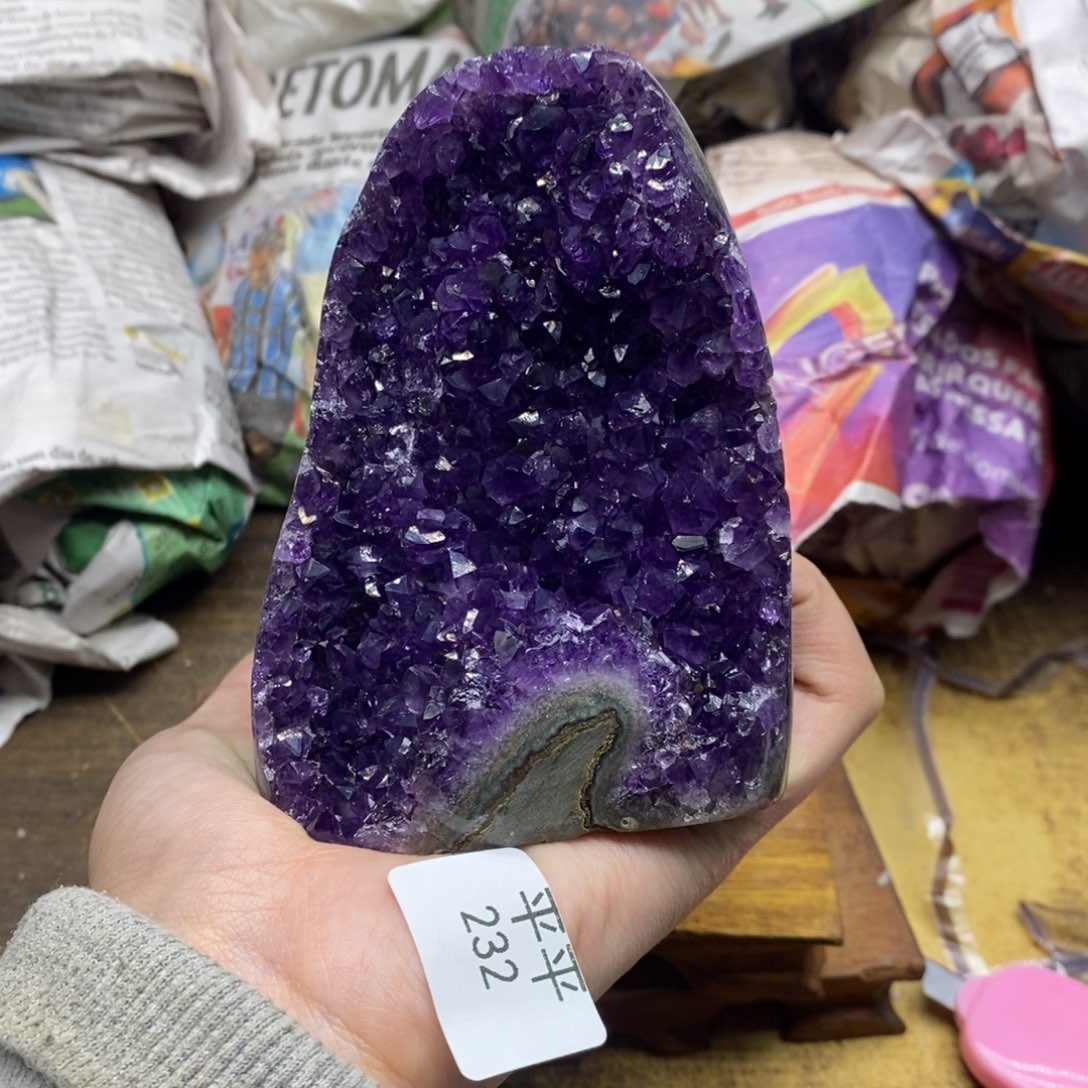 紫晶乌拉圭未镶嵌