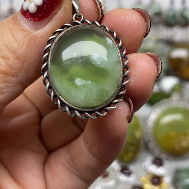 蛇纹石玉吊坠银S925镶嵌