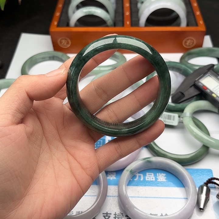 翡翠未镶嵌手镯5859. 12