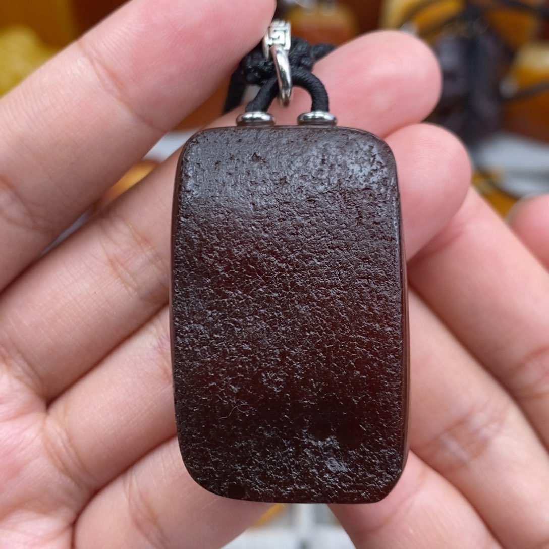 琥珀吊坠(赠链)未镶嵌