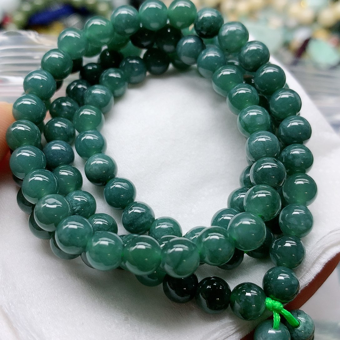翡翠颈饰未镶嵌手串