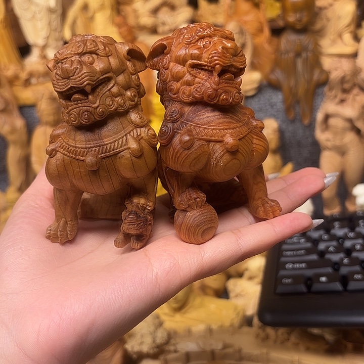 柏木（崖柏）崖柏瑕疵石狮子