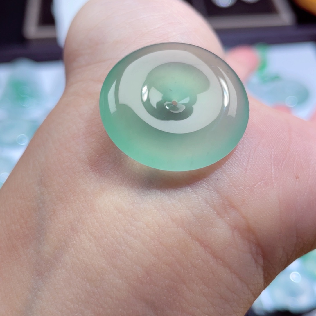 颈饰未镶嵌翡翠平安扣