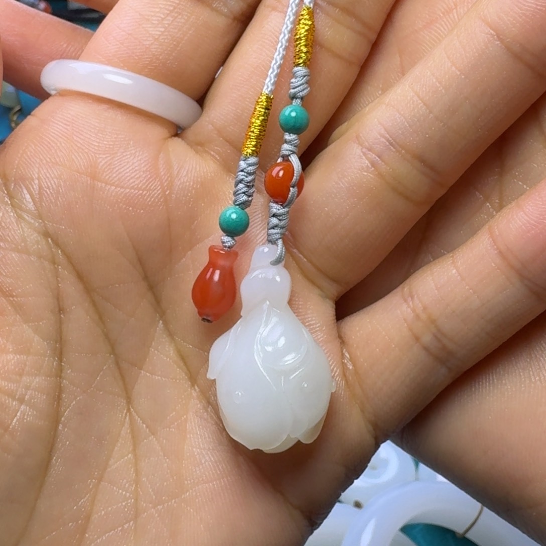 和田玉颈饰未镶嵌