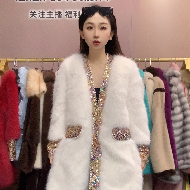 白色托卡亮片中款外套