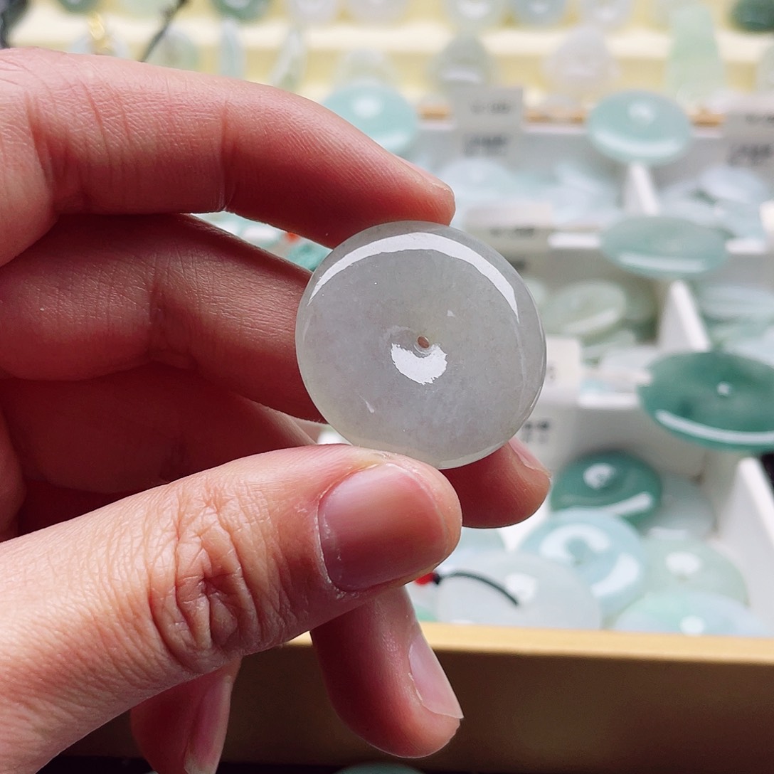 翡翠颈饰未镶嵌天然翡翠