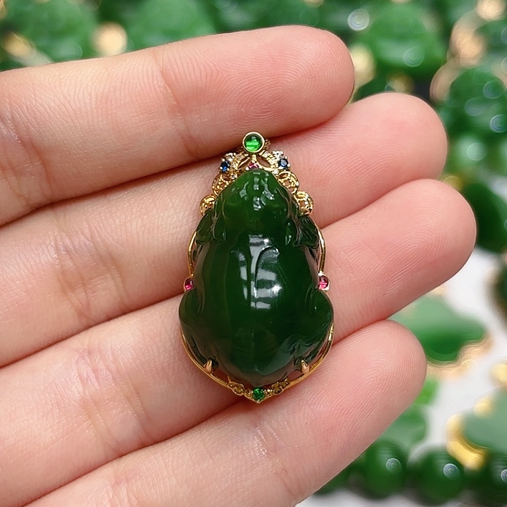 和田玉（碧玉）18K金镶嵌颈饰