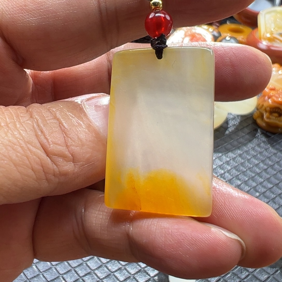 石英质玉未镶嵌颈饰