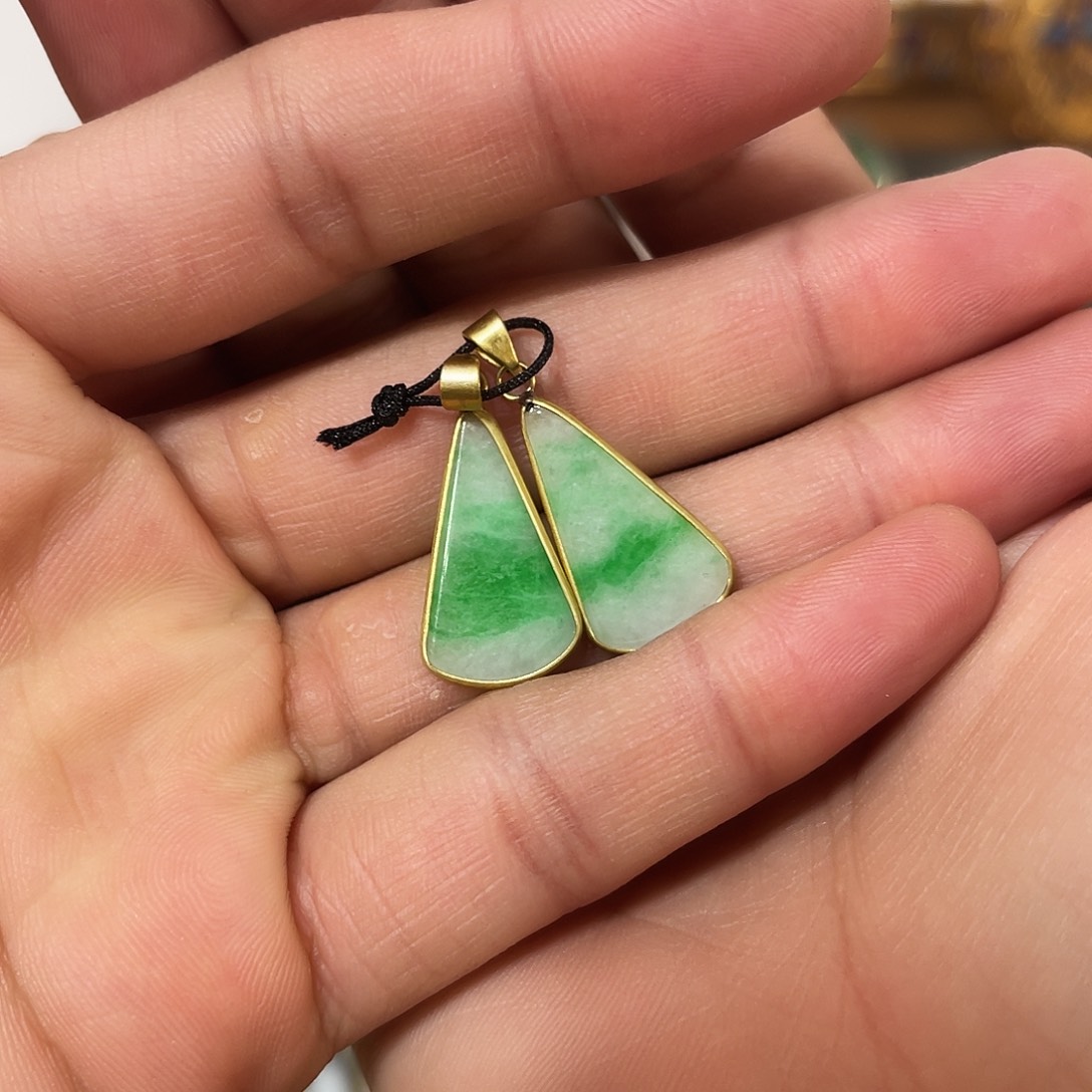 翡翠未镶嵌挂件青花瓷器的制作工艺与