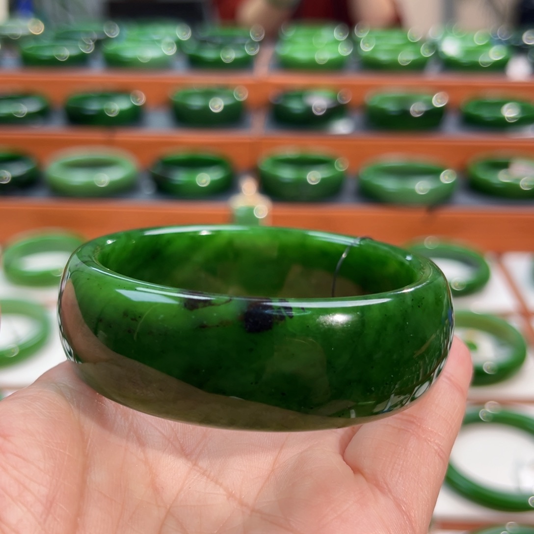 未镶嵌手镯和田玉（碧玉）