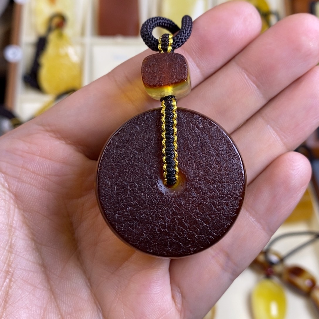 行***衫裸石蜜蜡未镶嵌大漠