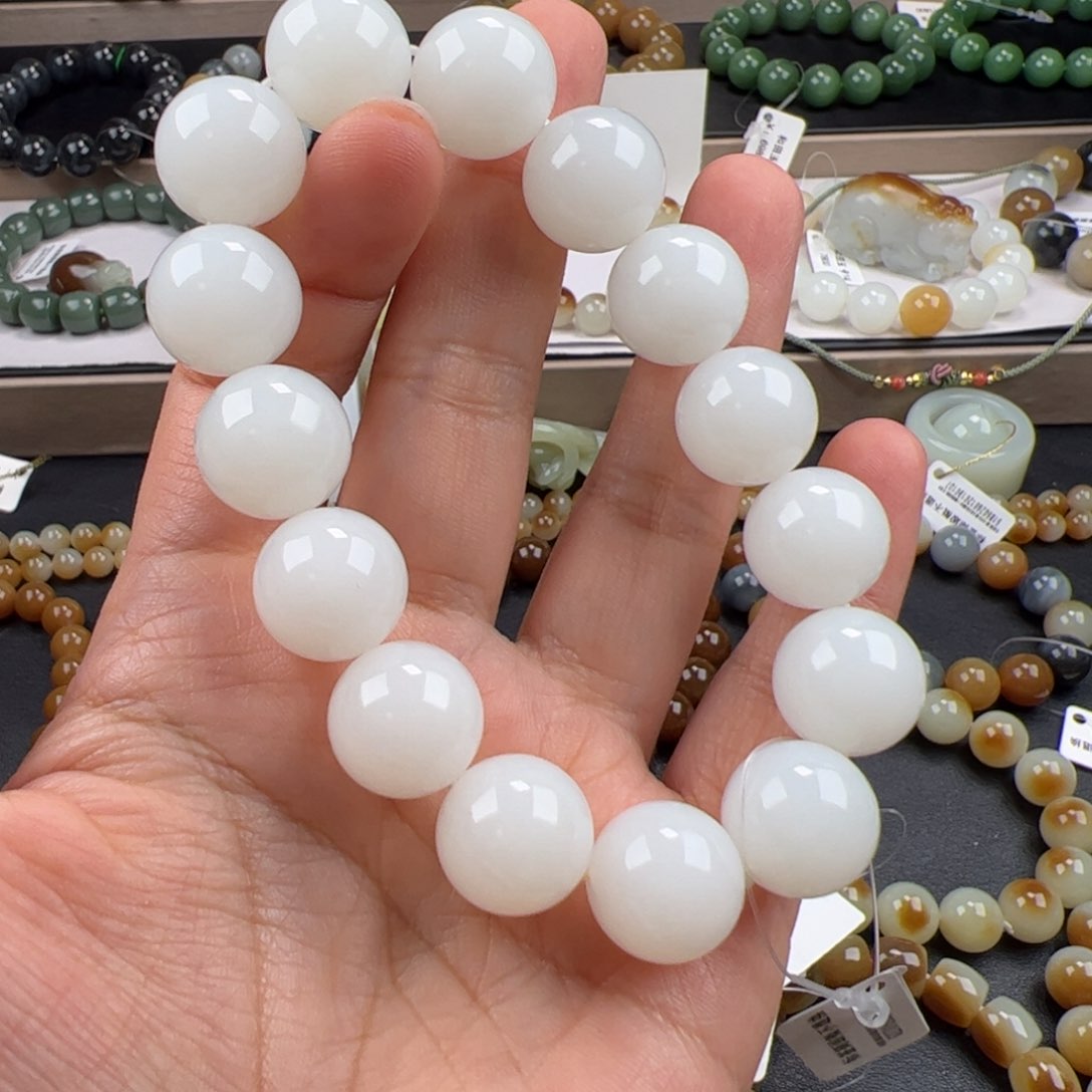 和田玉颈饰未镶嵌卡15孤品放漏