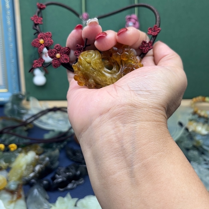 蛇纹石玉吊坠合金从***.