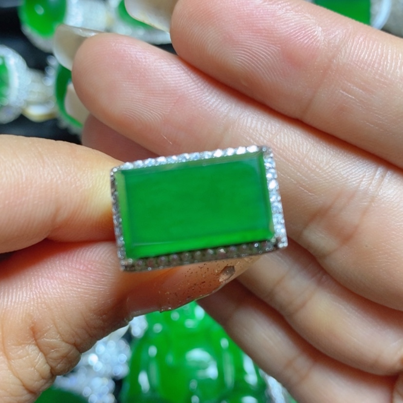 【闪购商品】翡翠挂件银S925镶嵌马鞍男戒