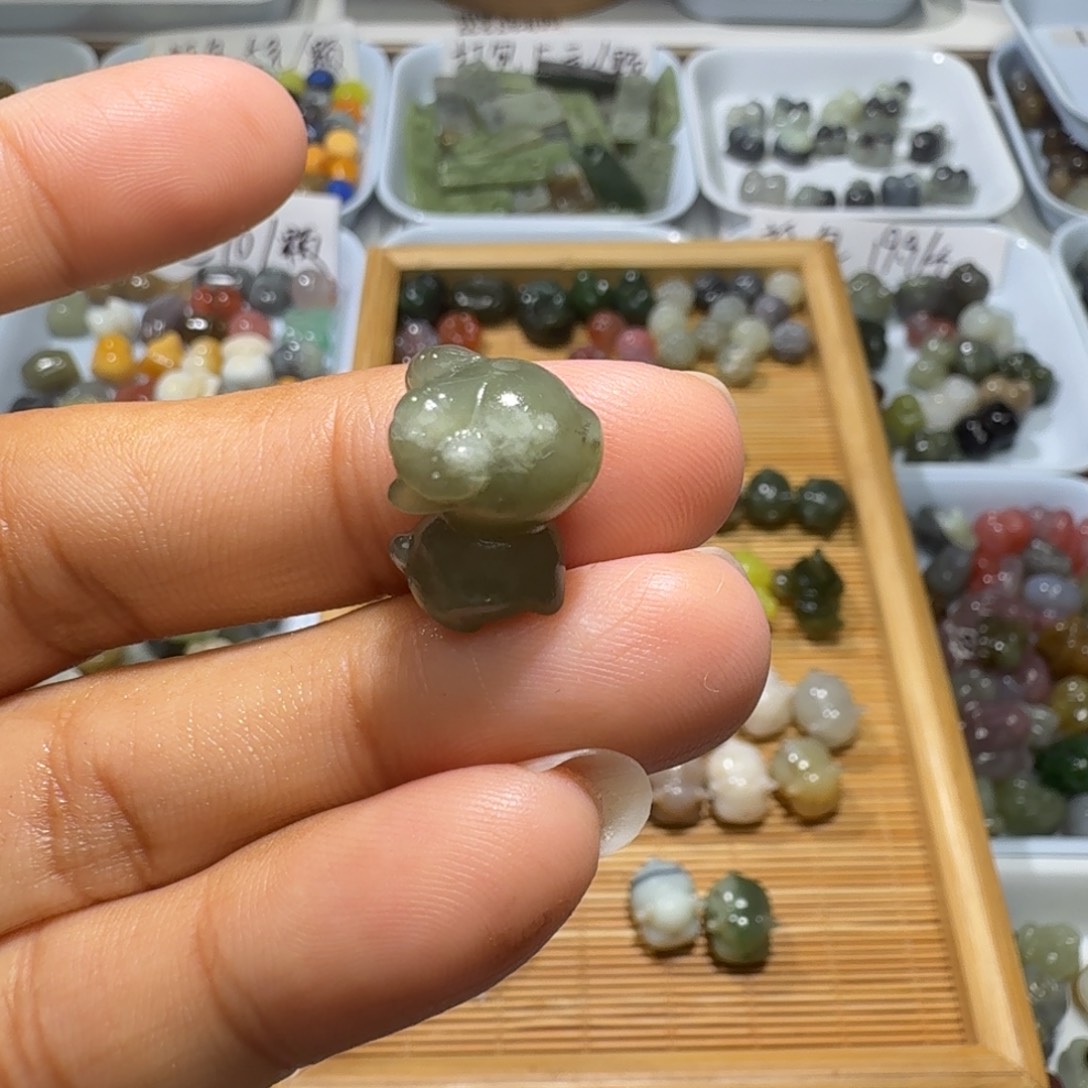 ****࿐和田玉未镶嵌珠宝奇石