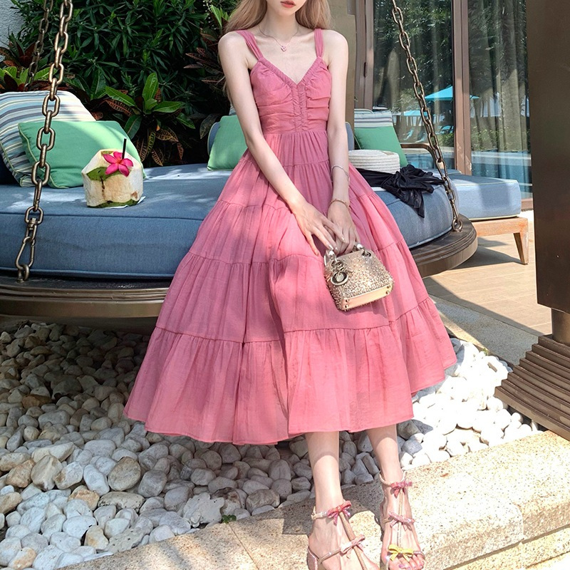 粉嫩少女显白重工大裙摆仙女度假连衣裙夏季显瘦气质高腰韩版