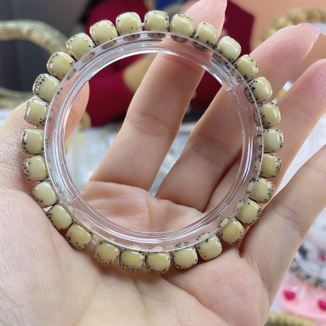 吊坠星月菩提绿背河豚