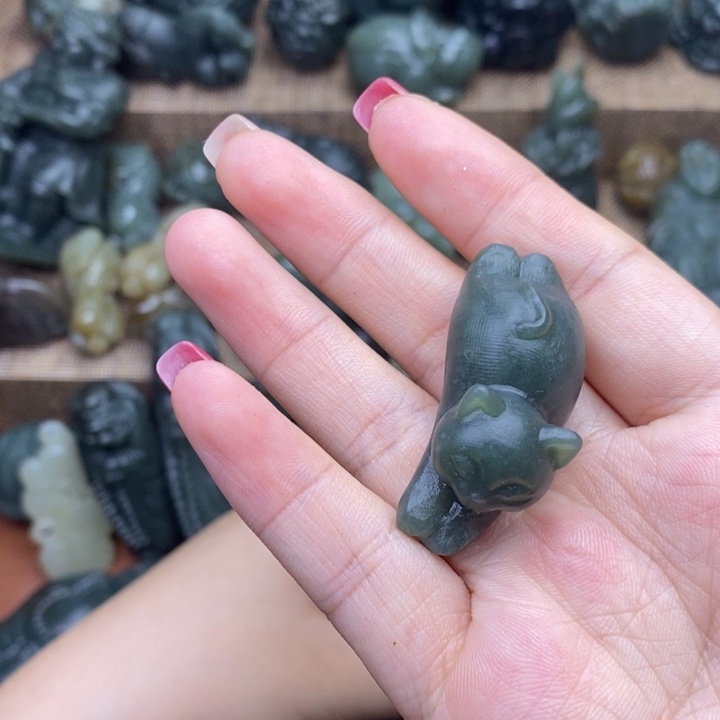 颈饰未镶嵌和田玉（糖玉）