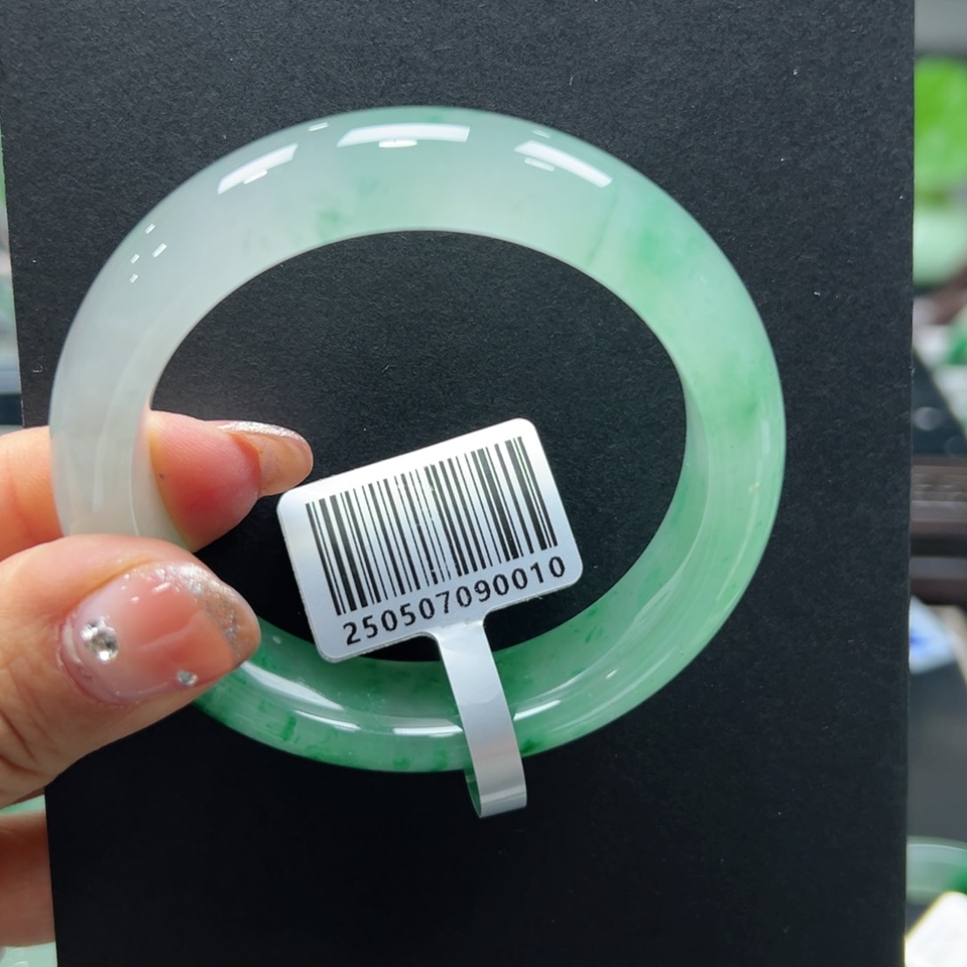 石英质玉手镯未镶嵌九*九