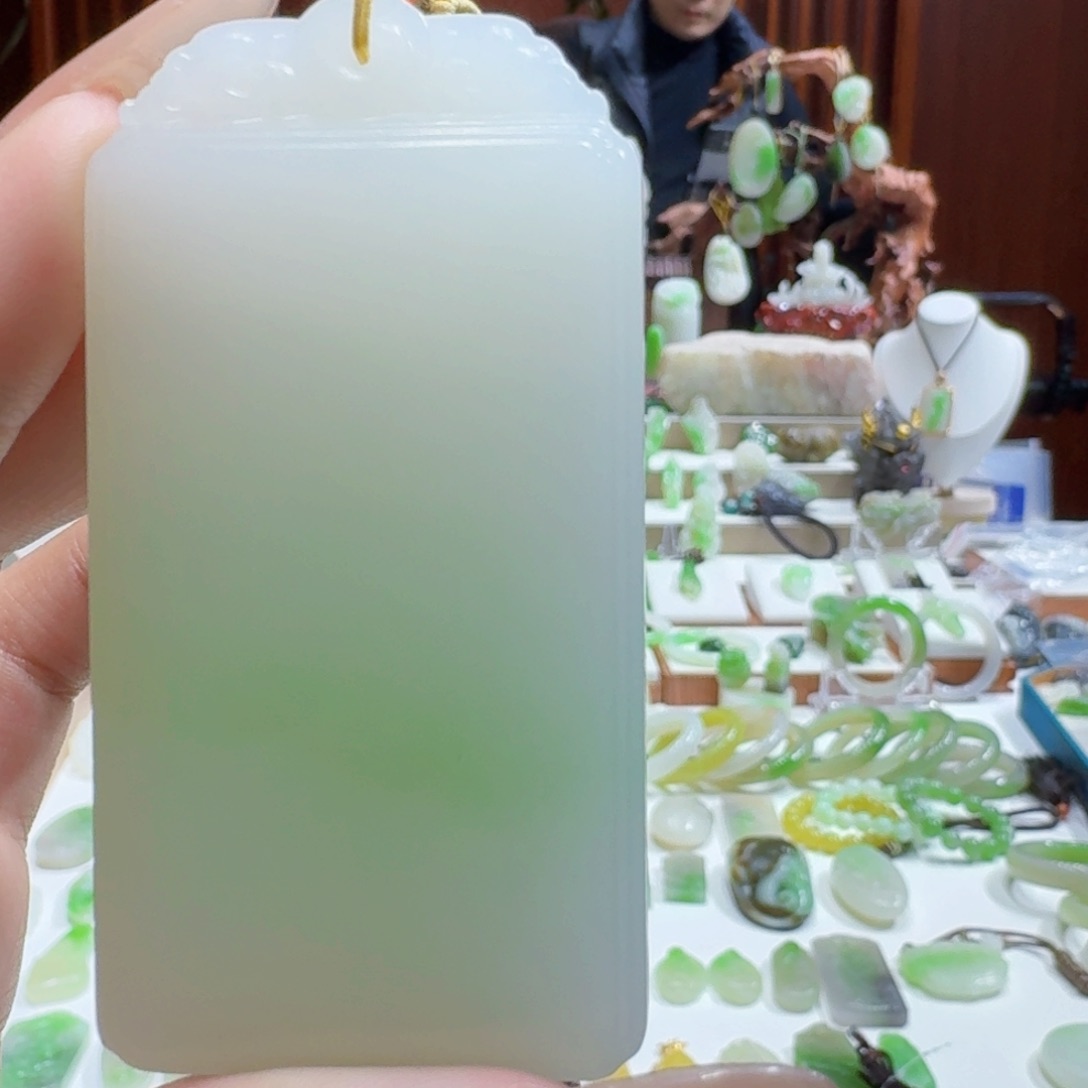 和田玉白底翠无事牌未镶嵌