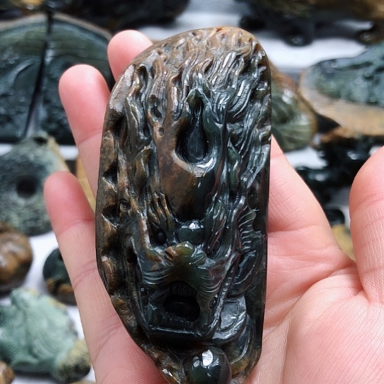 岫岩河磨玉（透闪石质玉）把件未镶嵌