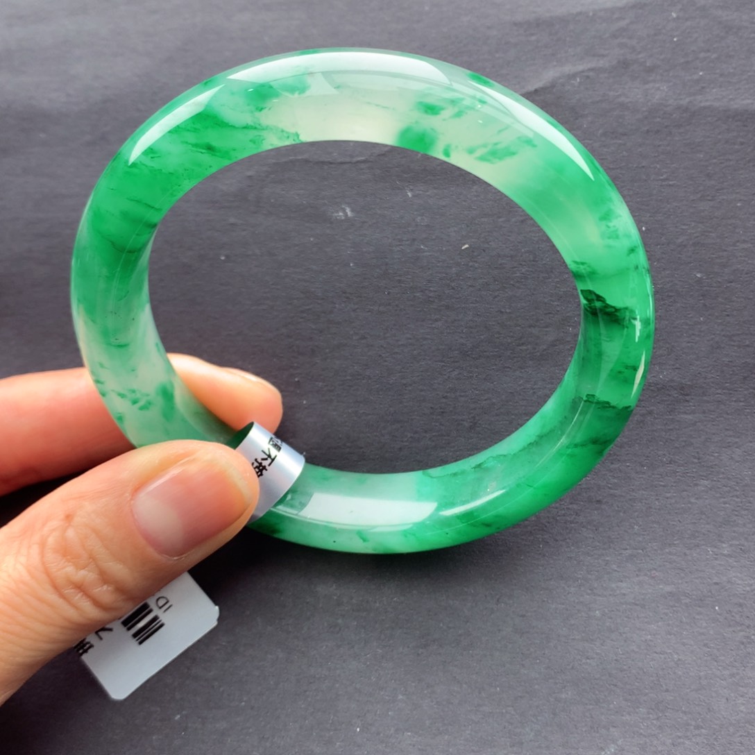 【闪购商品】未镶嵌手镯石英质玉