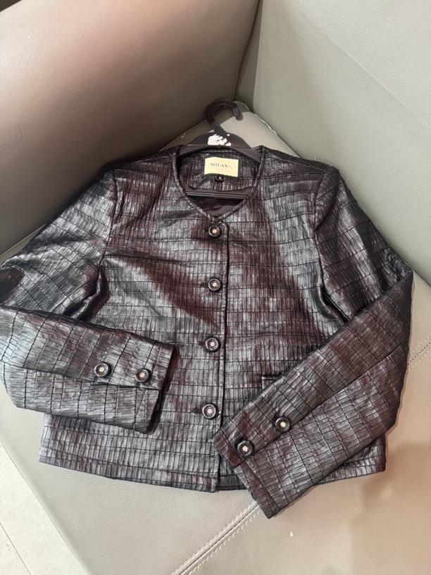 00098南油黑色外套