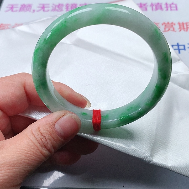 翡翠手镯未镶嵌翡翠008