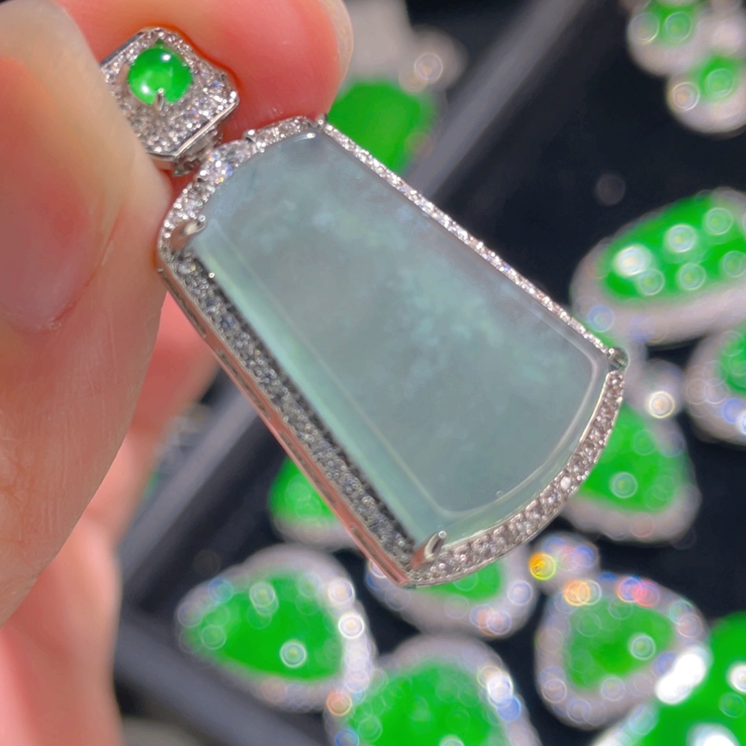 翡翠吊坠(不含链)未镶嵌