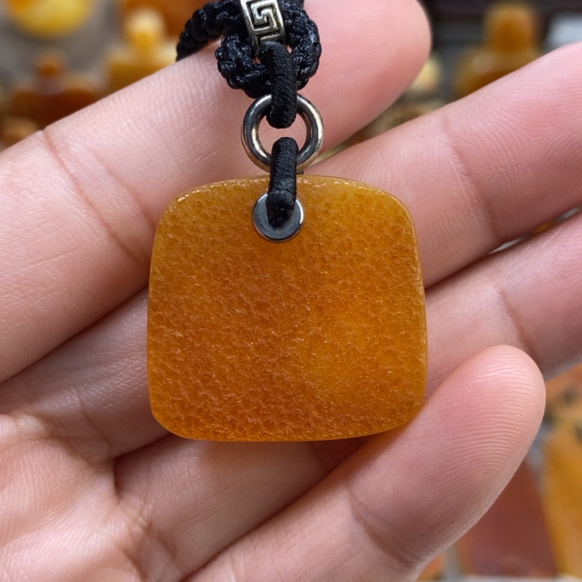 【闪购商品】琥珀颈饰未镶嵌