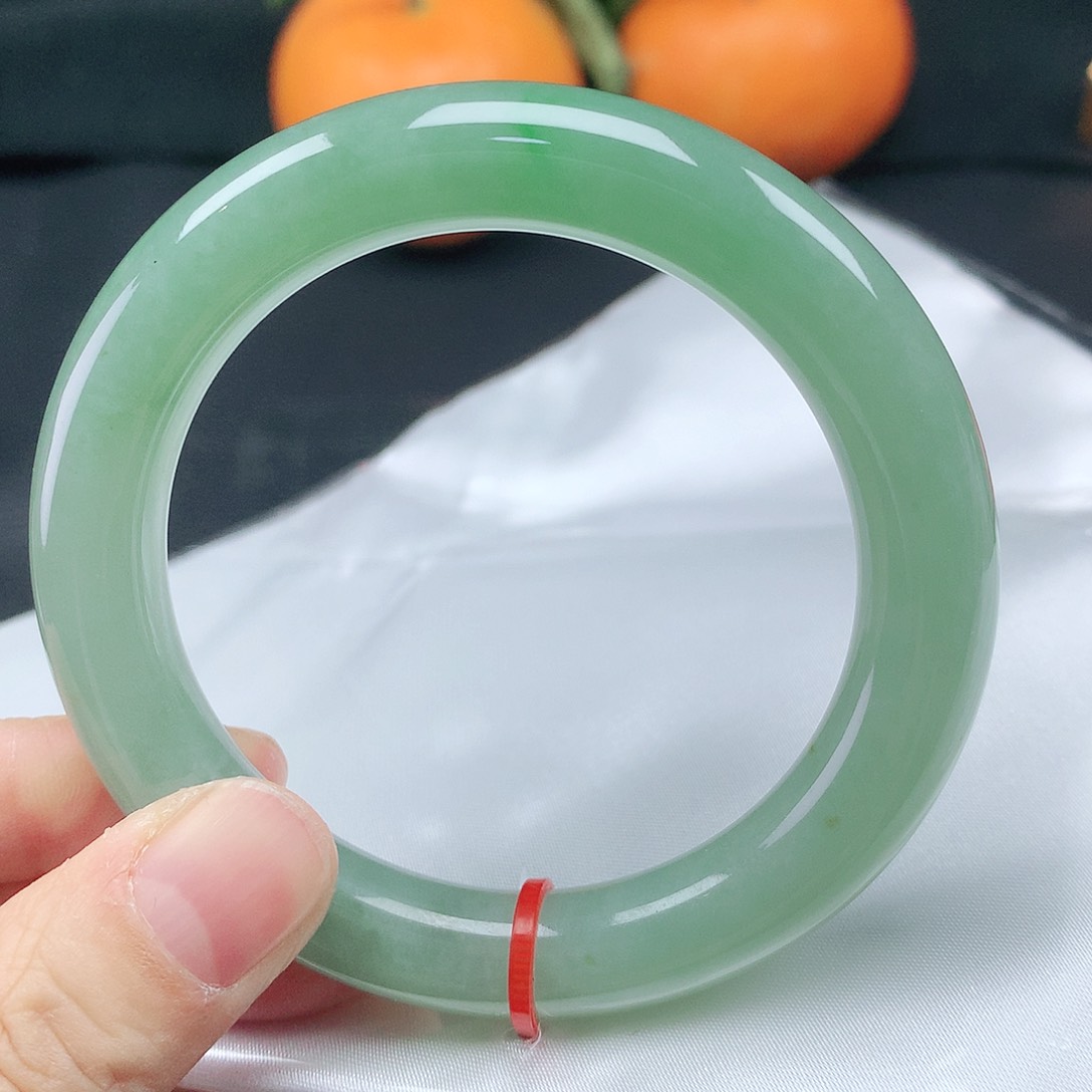 翡翠手镯未镶嵌螺*亚53胖