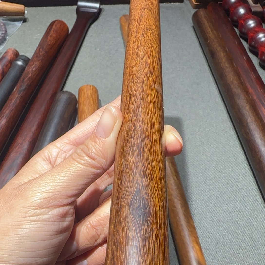 小***李直径2.5长30厘米左右