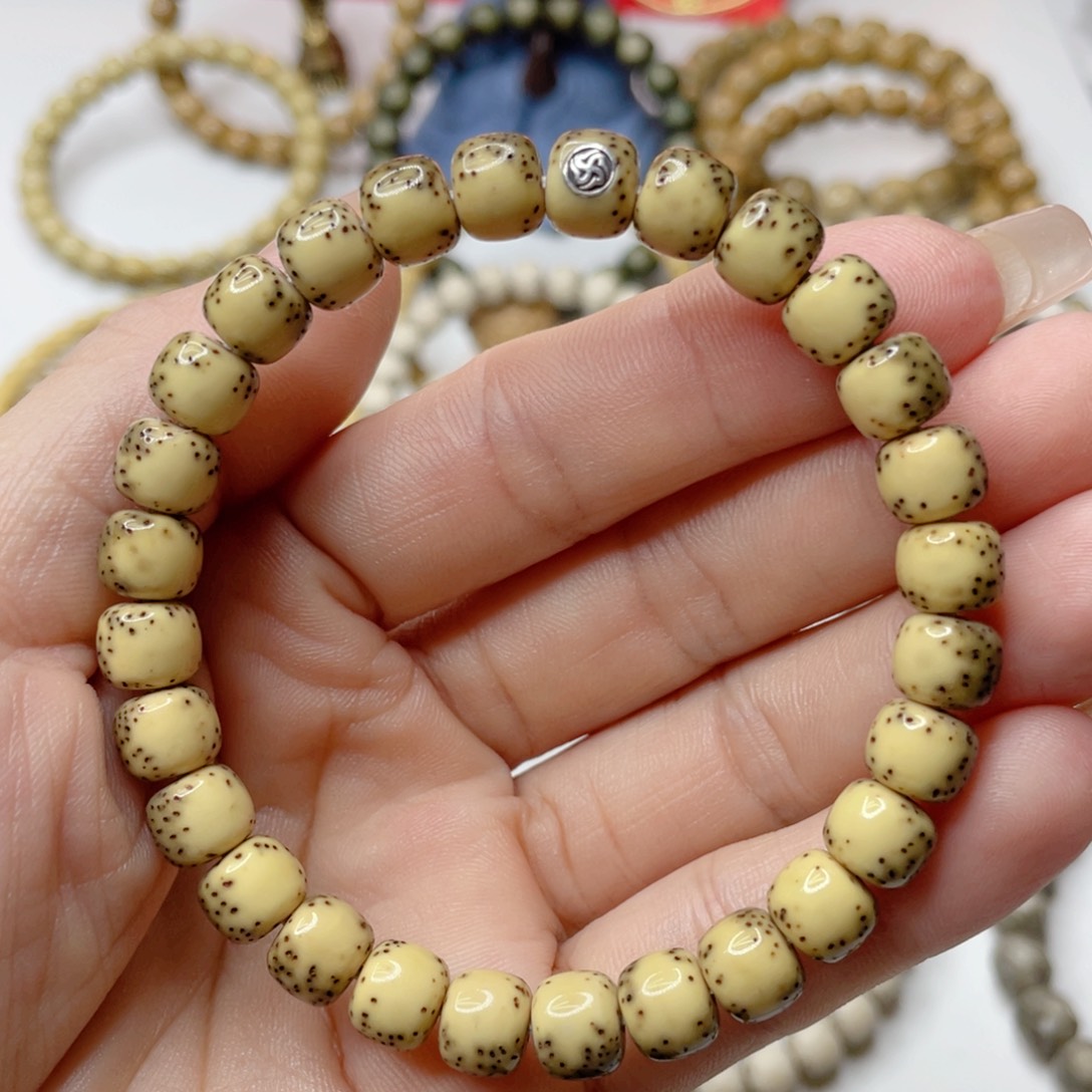 星月菩提吊坠石玉料绿背河豚卡8