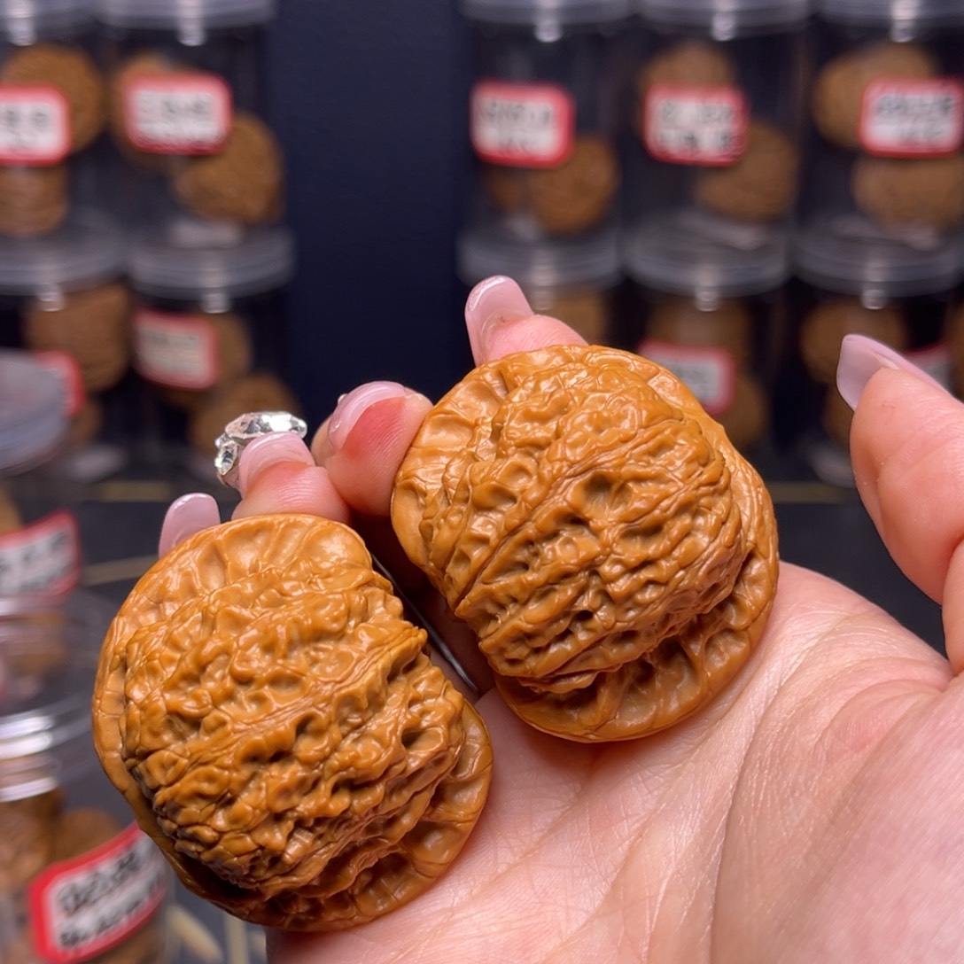 平***年文玩核桃吊坠血麒麟