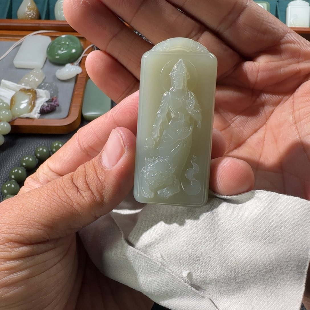 和田玉挂件未镶嵌?****?