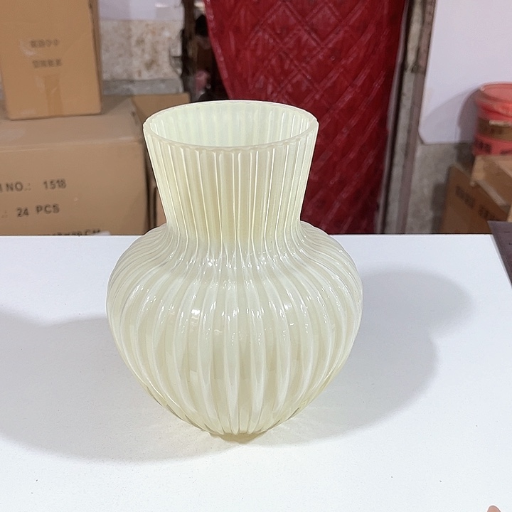 玻璃奶油色高20口8玻璃花瓶嘎嘎好看