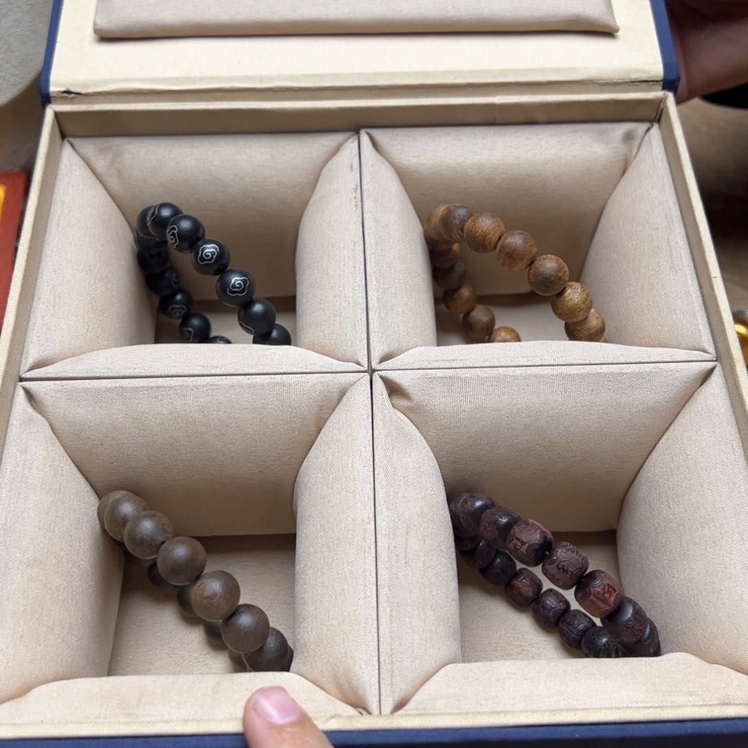 大叶紫檀（黑酸枝木类）